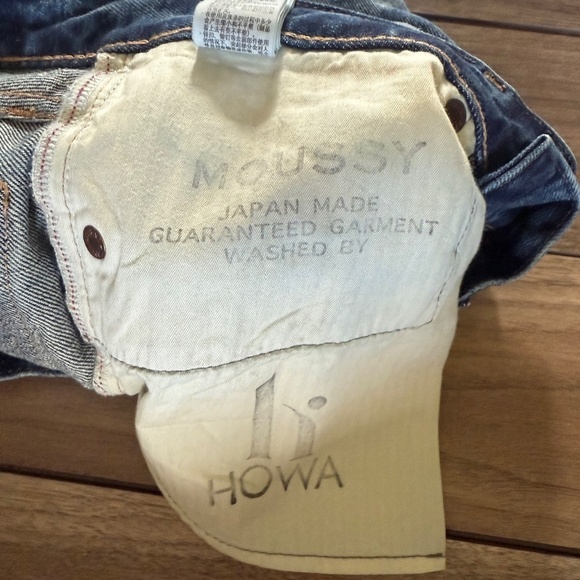 Moussy Vintage | Cropped Distressed Jeans | Size 25 - Picture 7 of 10